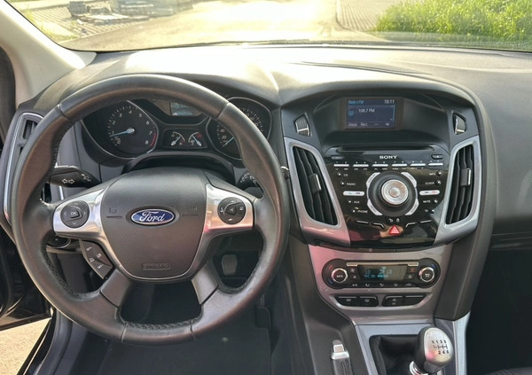 Ford Focus cena 32900 przebieg: 194687, rok produkcji 2014 z Mrozy małe 254